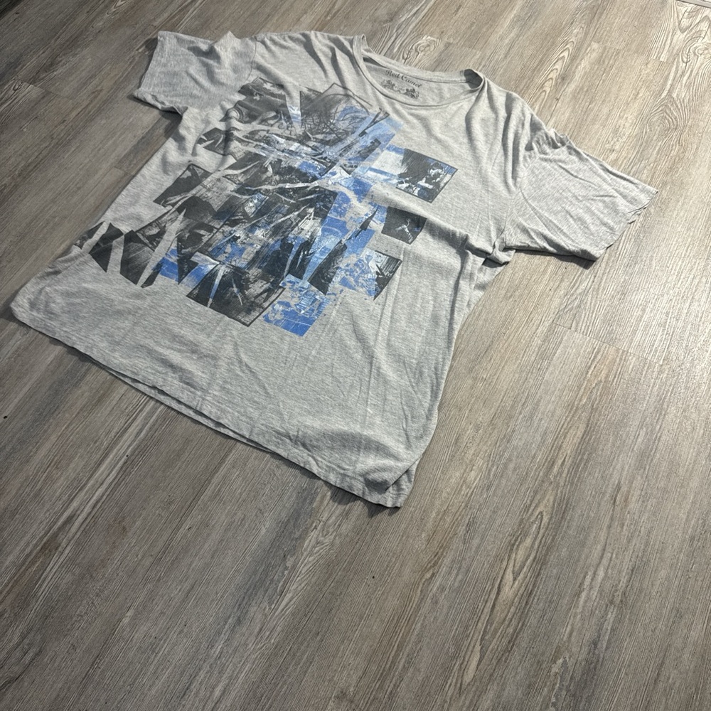 Red Camel Gray and Blue Short Sleeve Tee